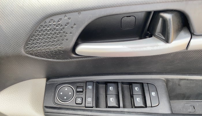 2021 KIA SONET HTX PLUS 1.0 IMT, Petrol, Manual, 50,123 km, Driver Side Door Panels Control