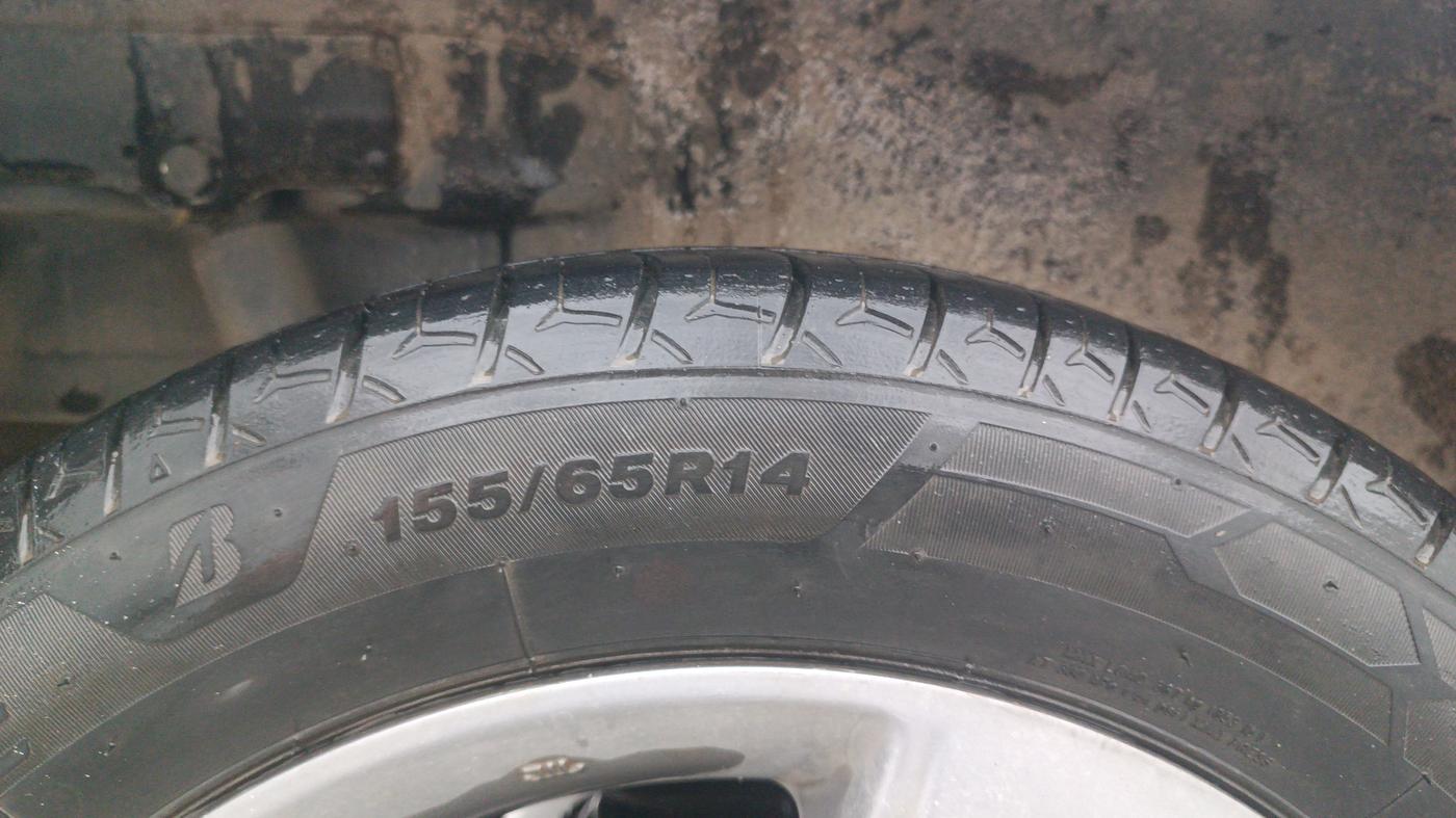 2017 Maruti Wagon R 1.0 VXI+, Petrol, Manual, 70,030 km, Right Rear Tyre Tread