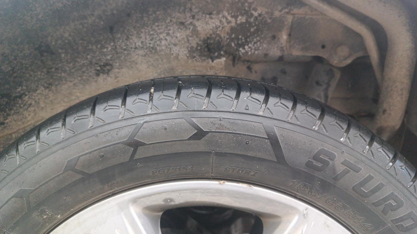 2017 Maruti Wagon R 1.0 VXI+, Petrol, Manual, 70,030 km, Left Rear Tyre Tread