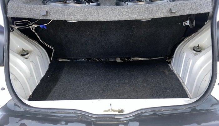 2019 Renault Kwid RXT 1.0 (O), Petrol, Manual, 35,610 km, Boot Inside