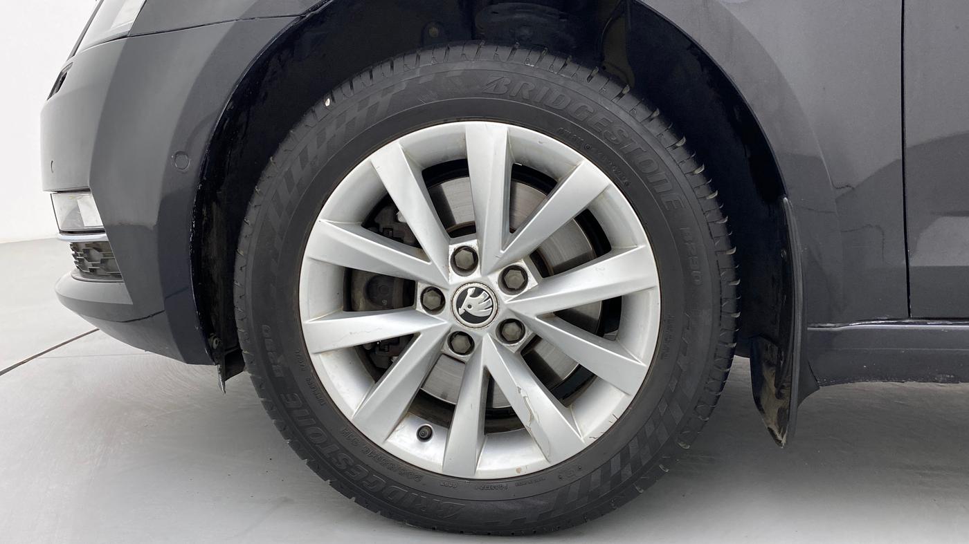 2018 Skoda Octavia LK 1.8 TSI AT, Petrol, Automatic, 62,595 km, Left Front Wheel