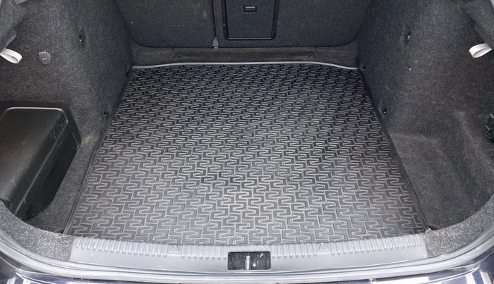 2018 Skoda Octavia LK 1.8 TSI AT, Petrol, Automatic, 62,595 km, Boot Inside
