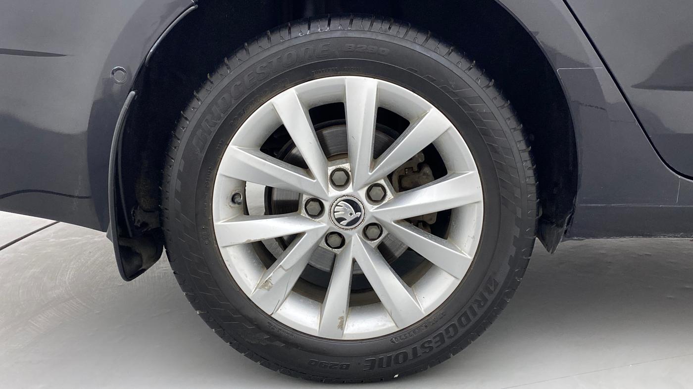 2018 Skoda Octavia LK 1.8 TSI AT, Petrol, Automatic, 62,595 km, Right Rear Wheel