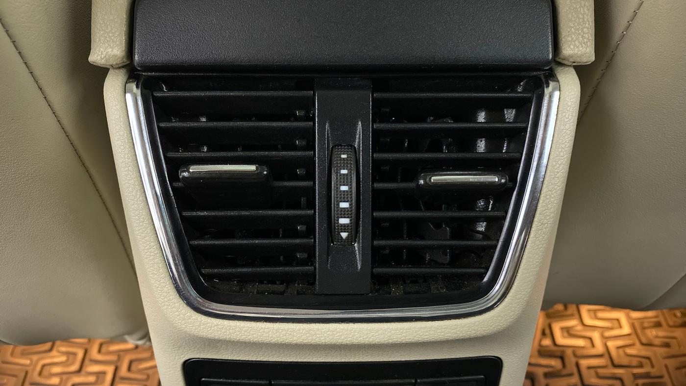 2018 Skoda Octavia LK 1.8 TSI AT, Petrol, Automatic, 62,595 km, Rear AC Vents