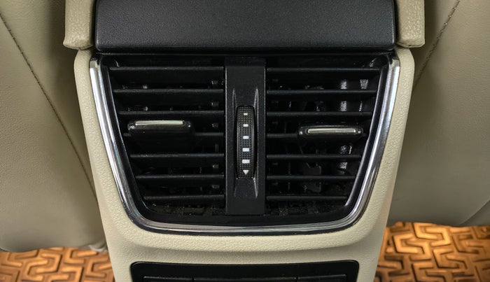 2018 Skoda Octavia LK 1.8 TSI AT, Petrol, Automatic, 62,595 km, Rear AC Vents