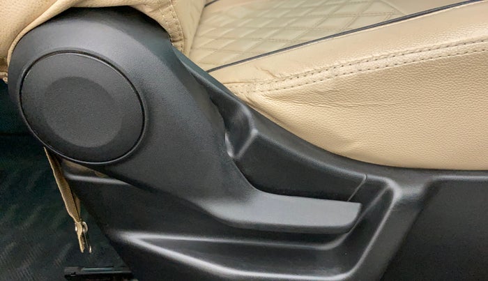 2021 Maruti New Wagon-R VXI (O) 1.0, Petrol, Manual, 26,444 km, Driver Side Adjustment Panel
