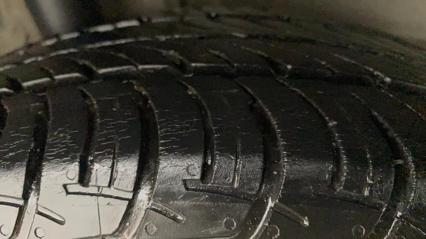 2021 Maruti New Wagon-R VXI (O) 1.0, Petrol, Manual, 26,444 km, Right Rear Tyre Tread