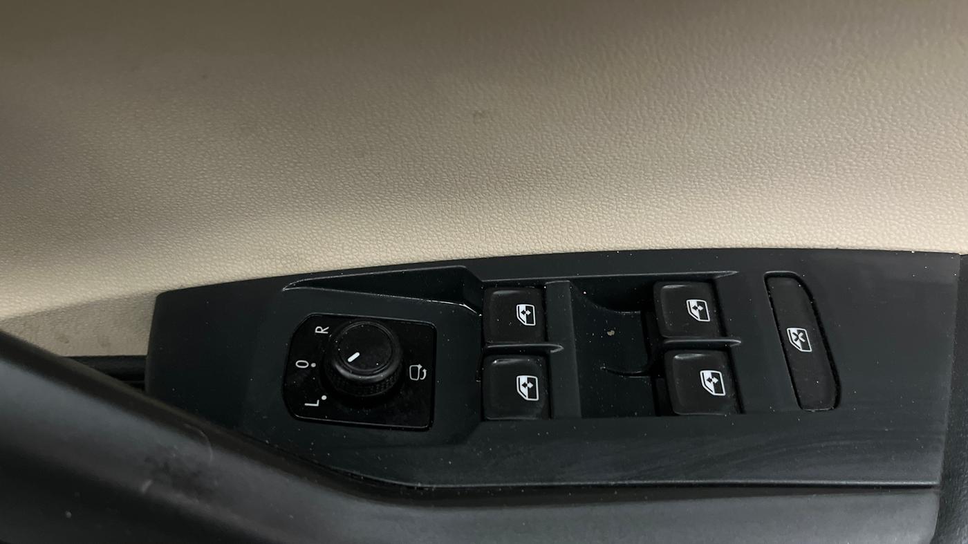 2022 Skoda SLAVIA STYLE 1.5L TSI DSG, Petrol, Automatic, 48,901 km, Driver Side Door Panels Control
