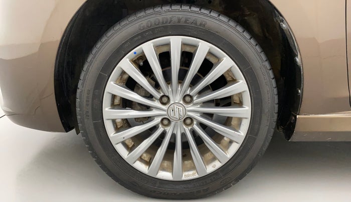 2016 Maruti Ciaz ZDI+ SHVS RS, Diesel, Manual, 1,06,807 km, Left Front Wheel