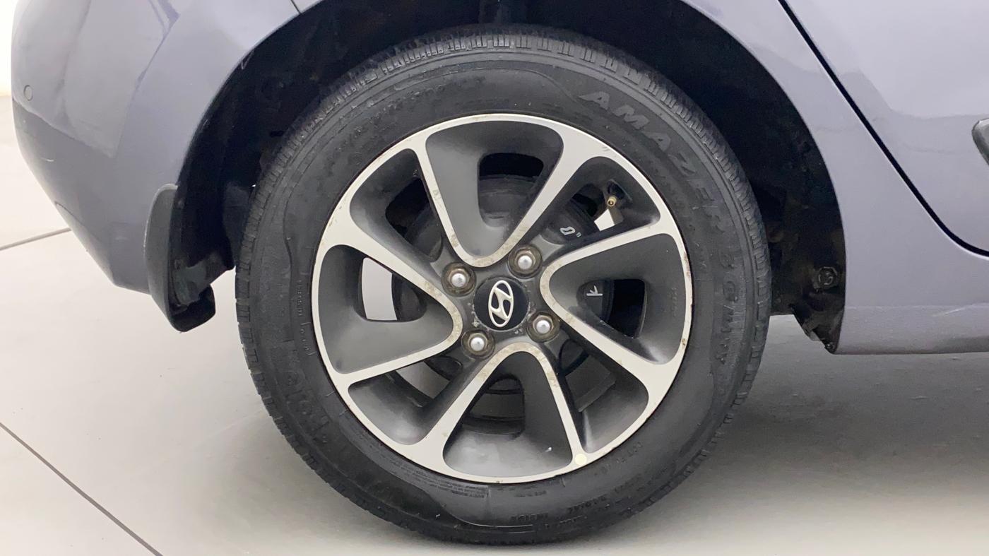 2017 Hyundai Grand i10 SPORTZ (O) AT 1.2 KAPPA VTVT, Petrol, Automatic, 48,998 km, Right Rear Wheel