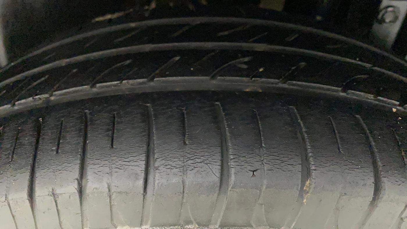 2016 Maruti Swift LXI (O), Petrol, Manual, 78,627 km, Left Rear Tyre Tread