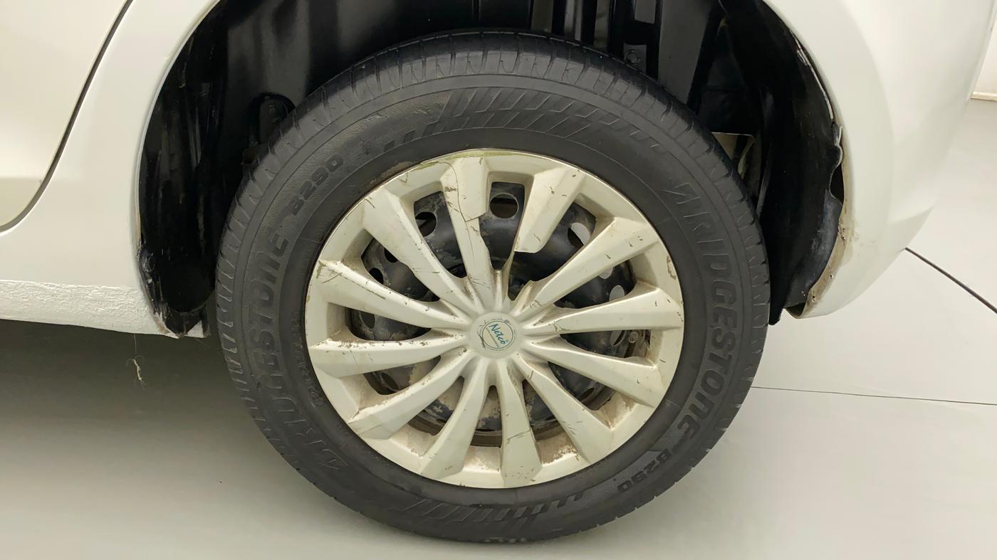 2016 Maruti Swift LXI (O), Petrol, Manual, 78,627 km, Left Rear Wheel