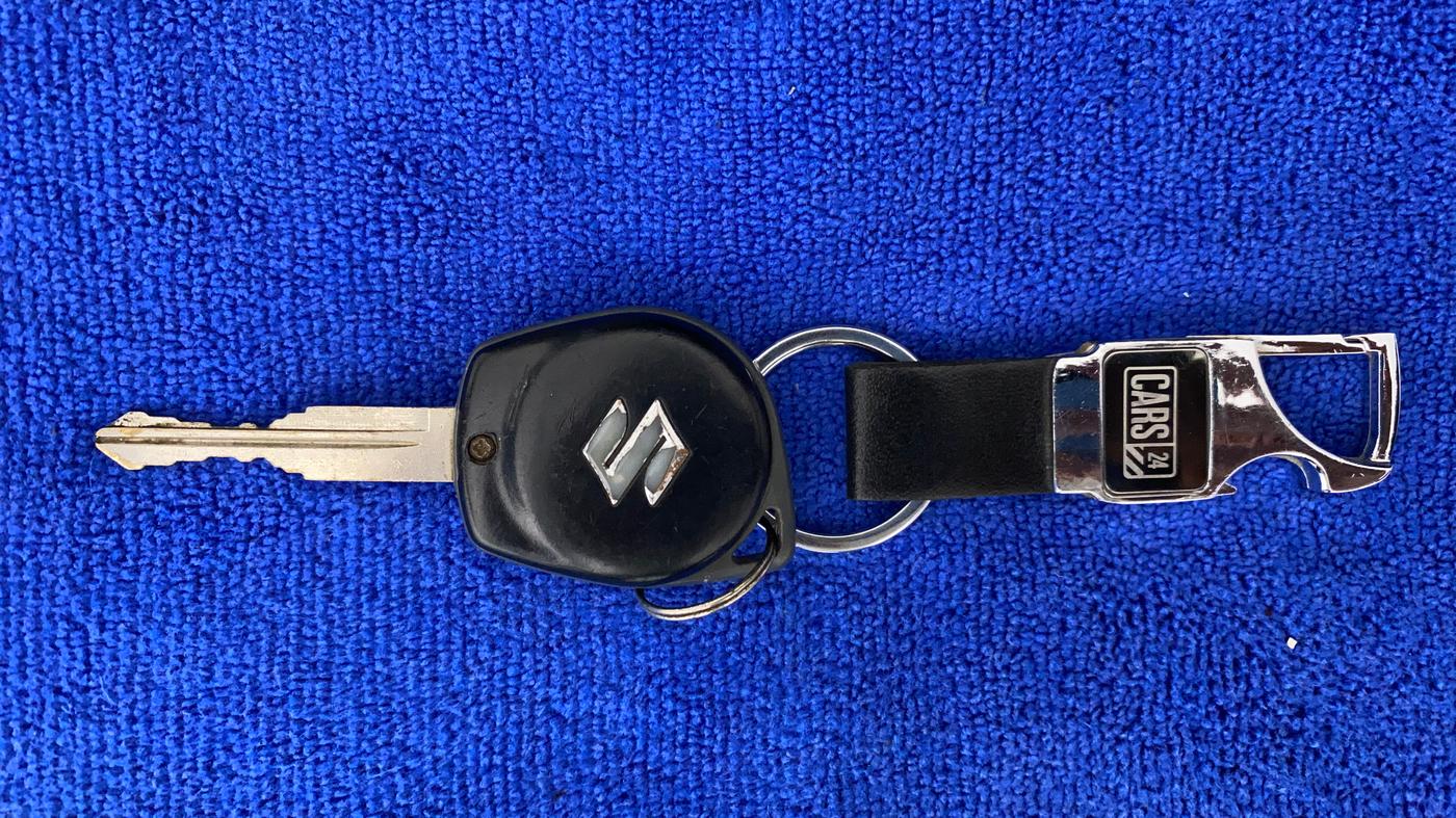 2015 Maruti Swift VDI ABS, Diesel, Manual, 58,792 km, Key Close Up