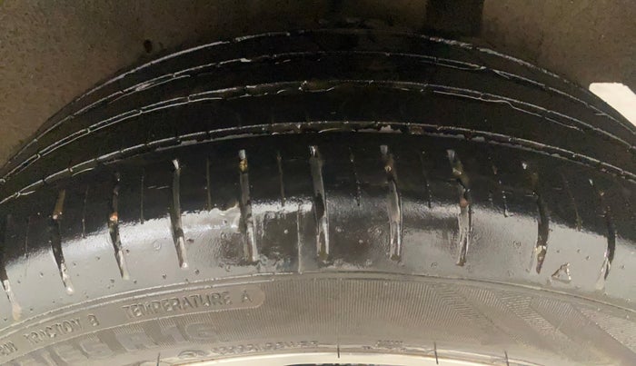 2021 Maruti Baleno ZETA PETROL 1.2, Petrol, Manual, 28,723 km, Left Rear Tyre Tread