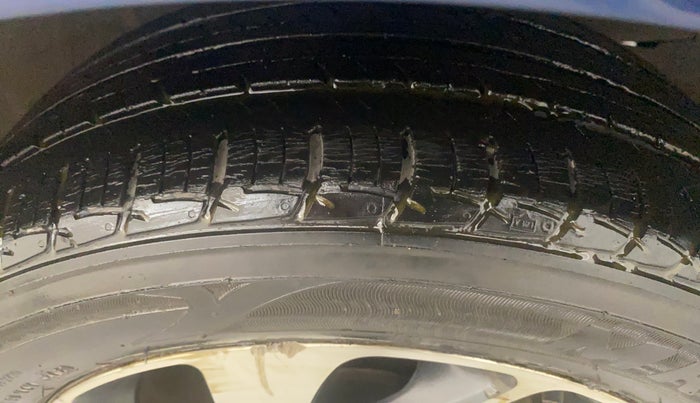 2021 Maruti Baleno ZETA PETROL 1.2, Petrol, Manual, 28,723 km, Right Front Tyre Tread