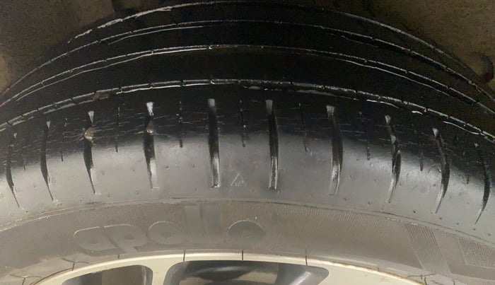 2021 Maruti Baleno ZETA PETROL 1.2, Petrol, Manual, 28,723 km, Right Rear Tyre Tread