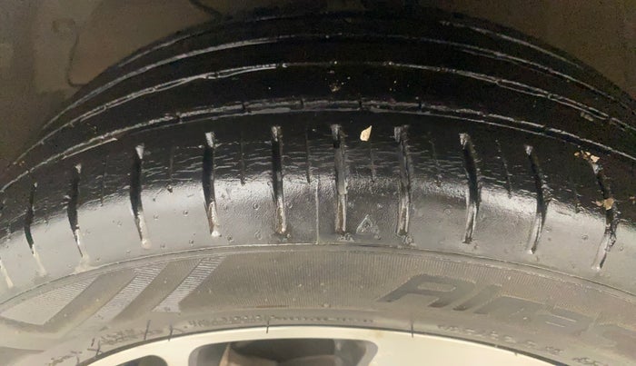 2021 Maruti Baleno ZETA PETROL 1.2, Petrol, Manual, 28,723 km, Left Front Tyre Tread