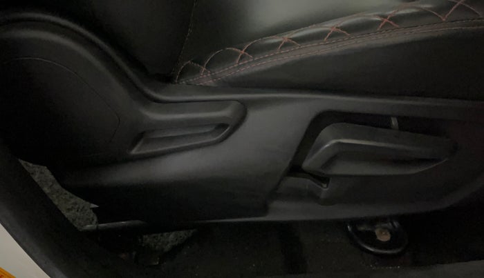 2023 Tata Tiago XT CNG, CNG, Manual, 56,329 km, Driver Side Adjustment Panel