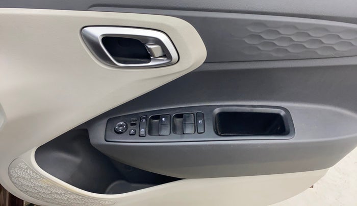 2021 Hyundai AURA SX 1.2, Petrol, Manual, 21,246 km, Driver Side Door Panels Control