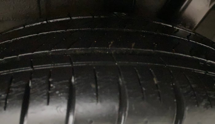 2021 Hyundai AURA SX 1.2, Petrol, Manual, 21,246 km, Left Rear Tyre Tread