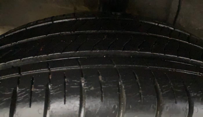 2021 Hyundai AURA SX 1.2, Petrol, Manual, 21,246 km, Right Rear Tyre Tread