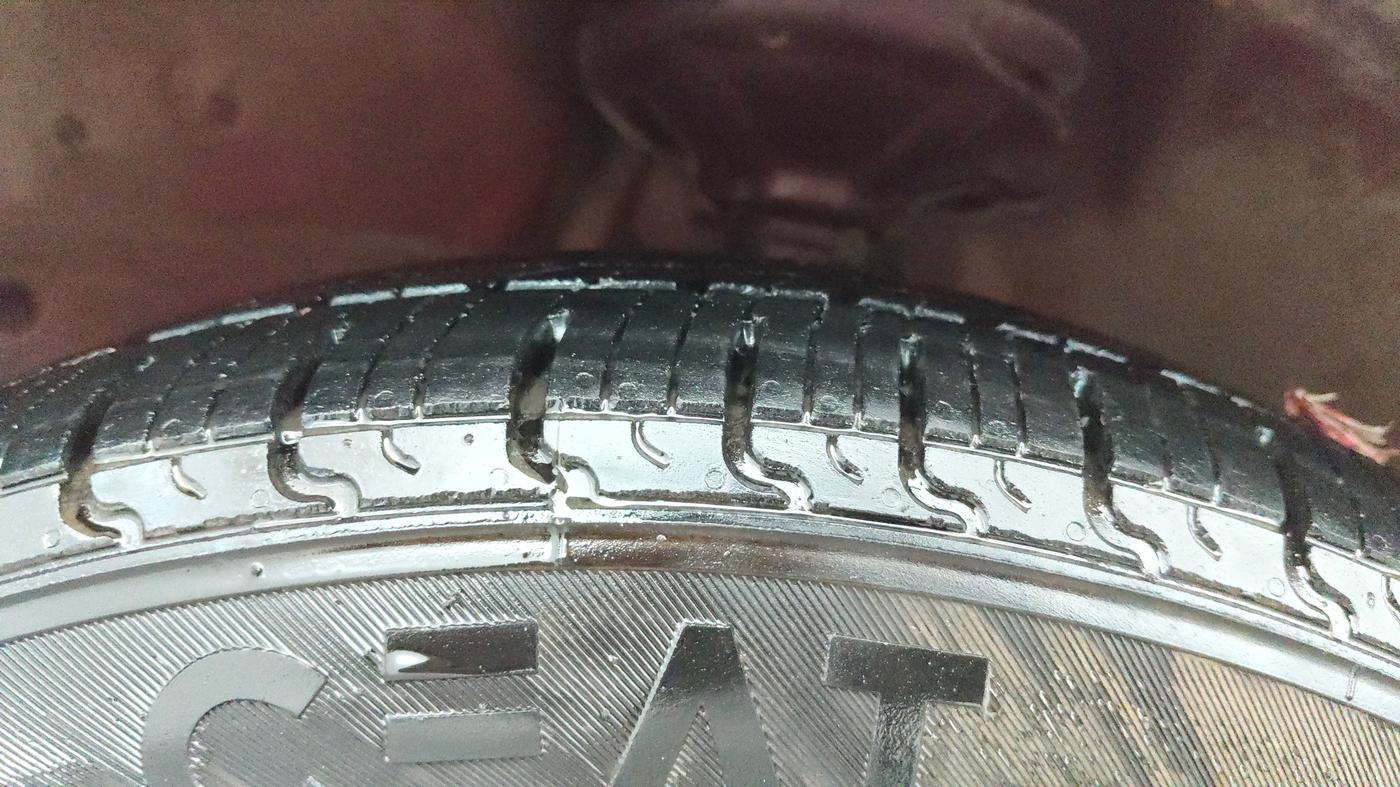 2016 Maruti Celerio ZXI AMT, Petrol, Automatic, 48,529 km, Left Front Tyre Tread