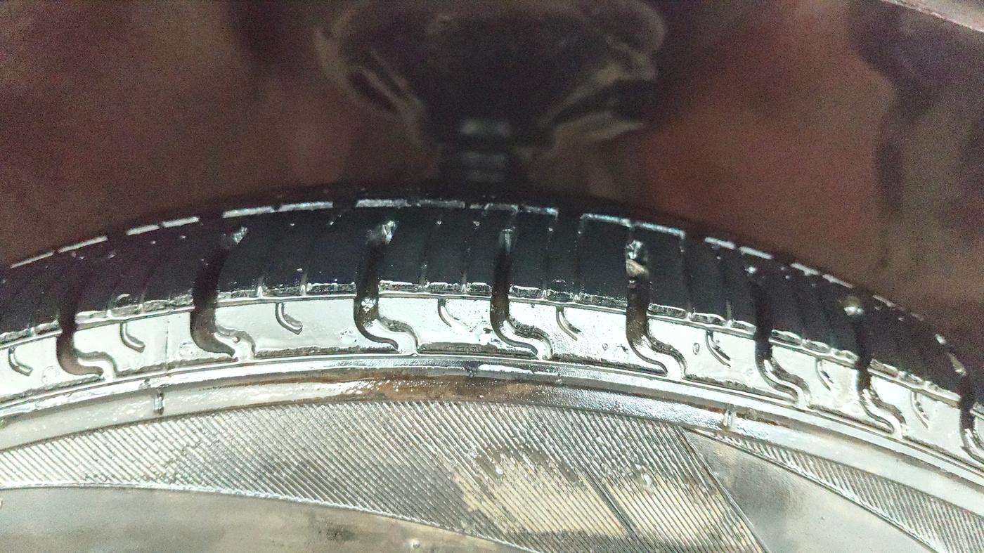 2016 Maruti Celerio ZXI AMT, Petrol, Automatic, 48,529 km, Right Front Tyre Tread