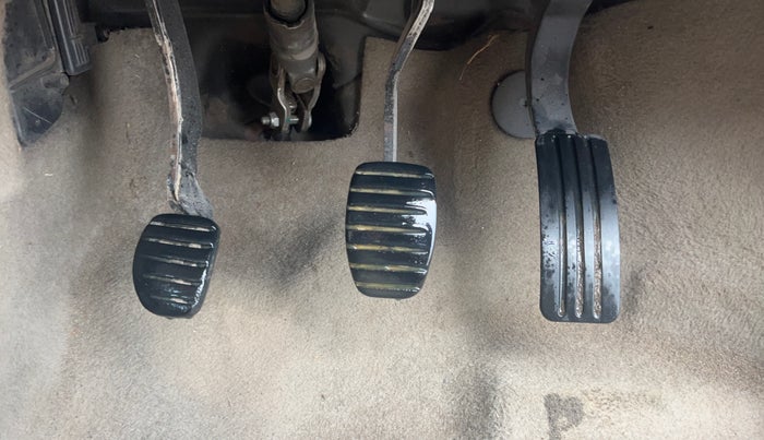 2014 Nissan Terrano XL (D), Diesel, Manual, 1,37,534 km, Pedals