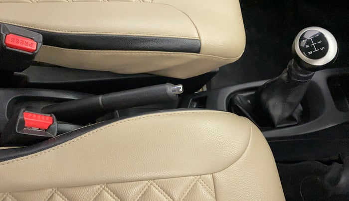 2015 Maruti Wagon R 1.0 VXI, Petrol, Manual, 40,237 km, Gear Lever