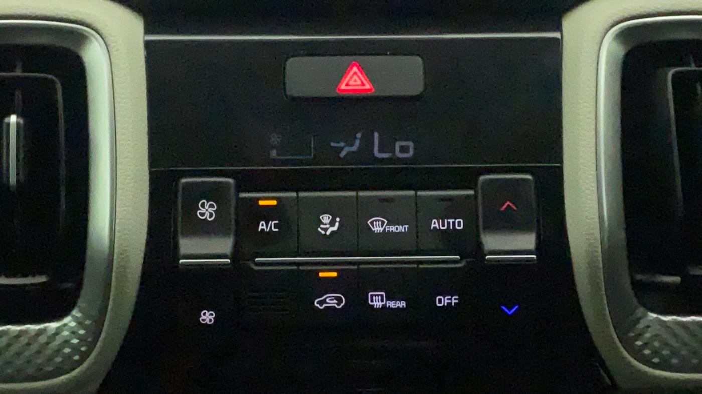 2021 KIA SONET HTX 1.5, Diesel, Manual, 20,127 km, Automatic Climate Control