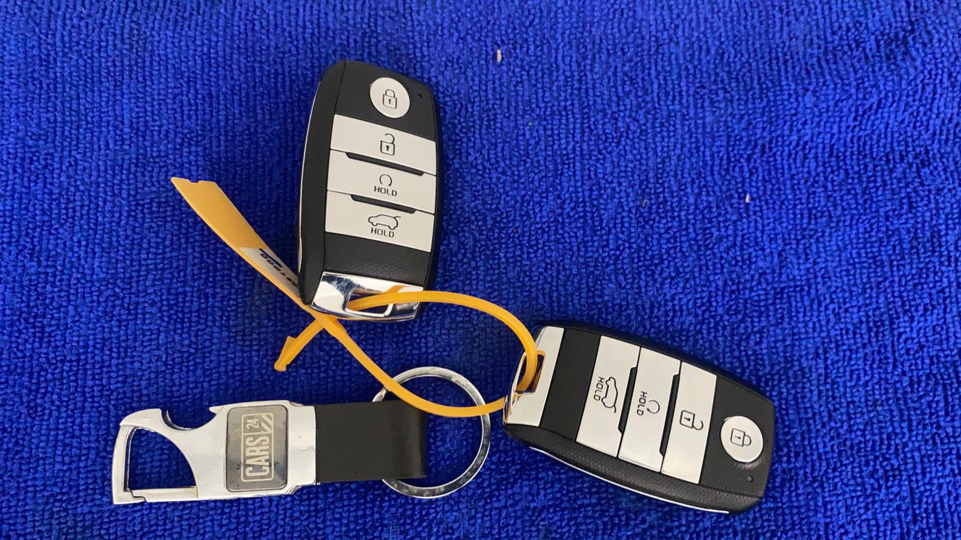 2021 KIA SONET HTX 1.5, Diesel, Manual, 20,127 km, Key Close Up