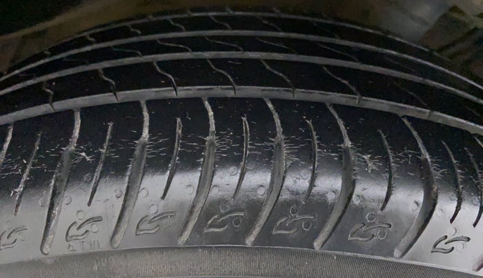 2018 Maruti Vitara Brezza ZDI PLUS, Diesel, Manual, 45,266 km, Right Rear Tyre Tread