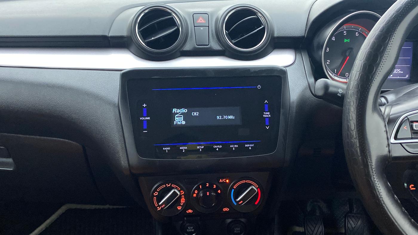 2022 Maruti Swift VXI, Petrol, Manual, 22,305 km, Air Conditioner
