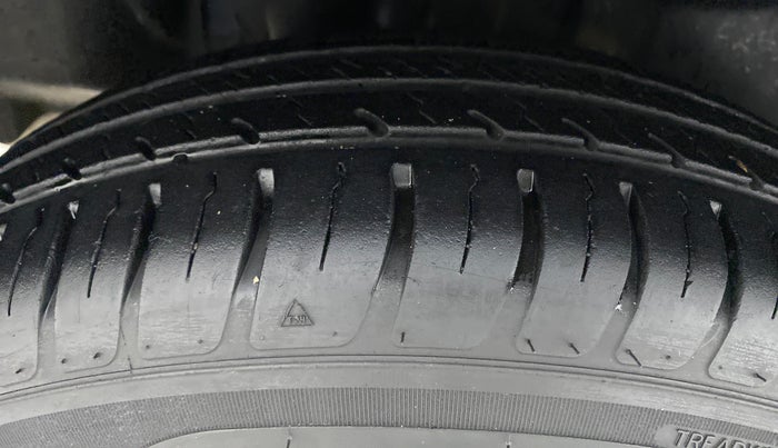 2022 Maruti Swift VXI, Petrol, Manual, 22,305 km, Right Rear Tyre Tread