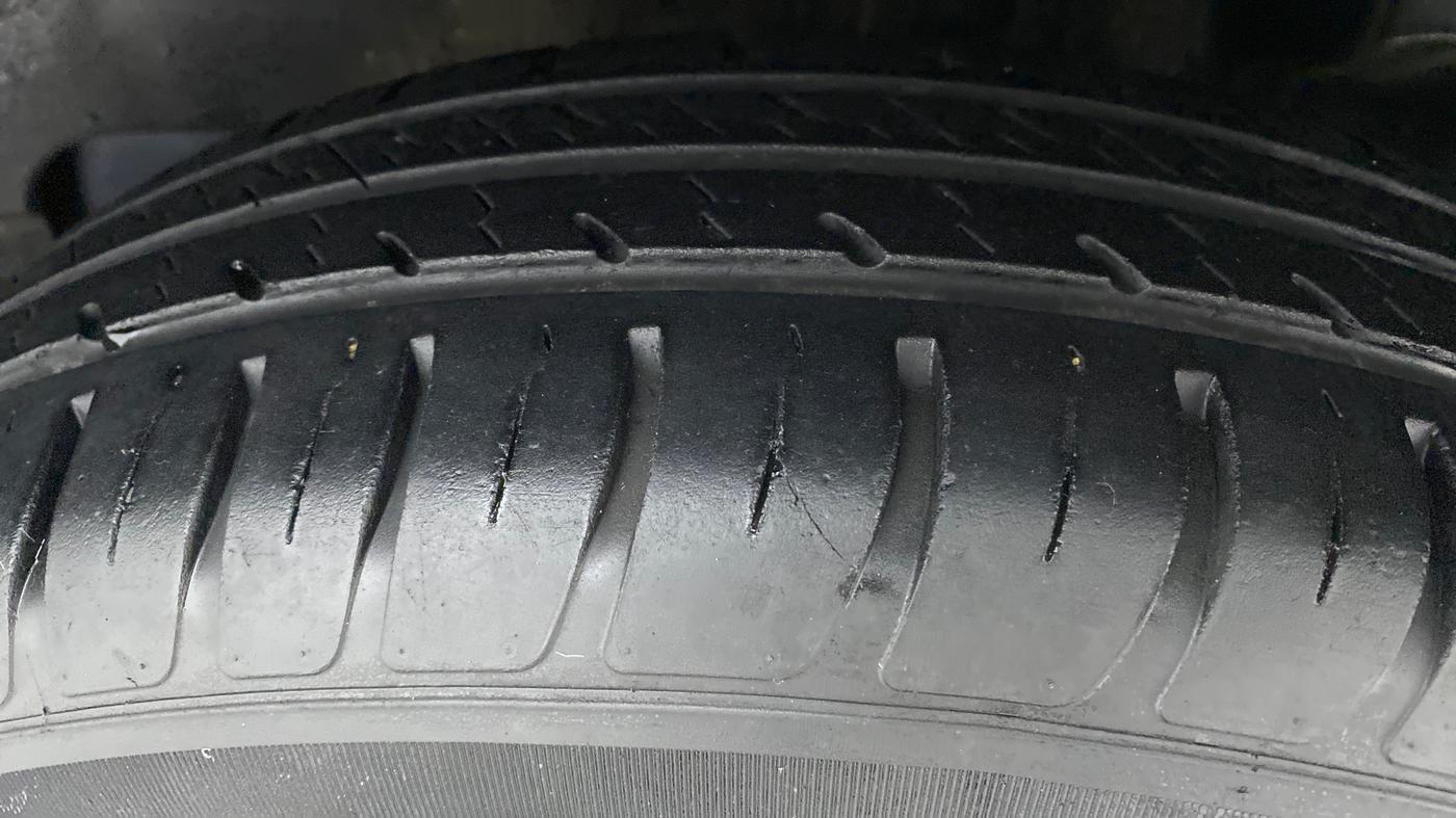 2022 Maruti Swift VXI, Petrol, Manual, 22,305 km, Left Rear Tyre Tread