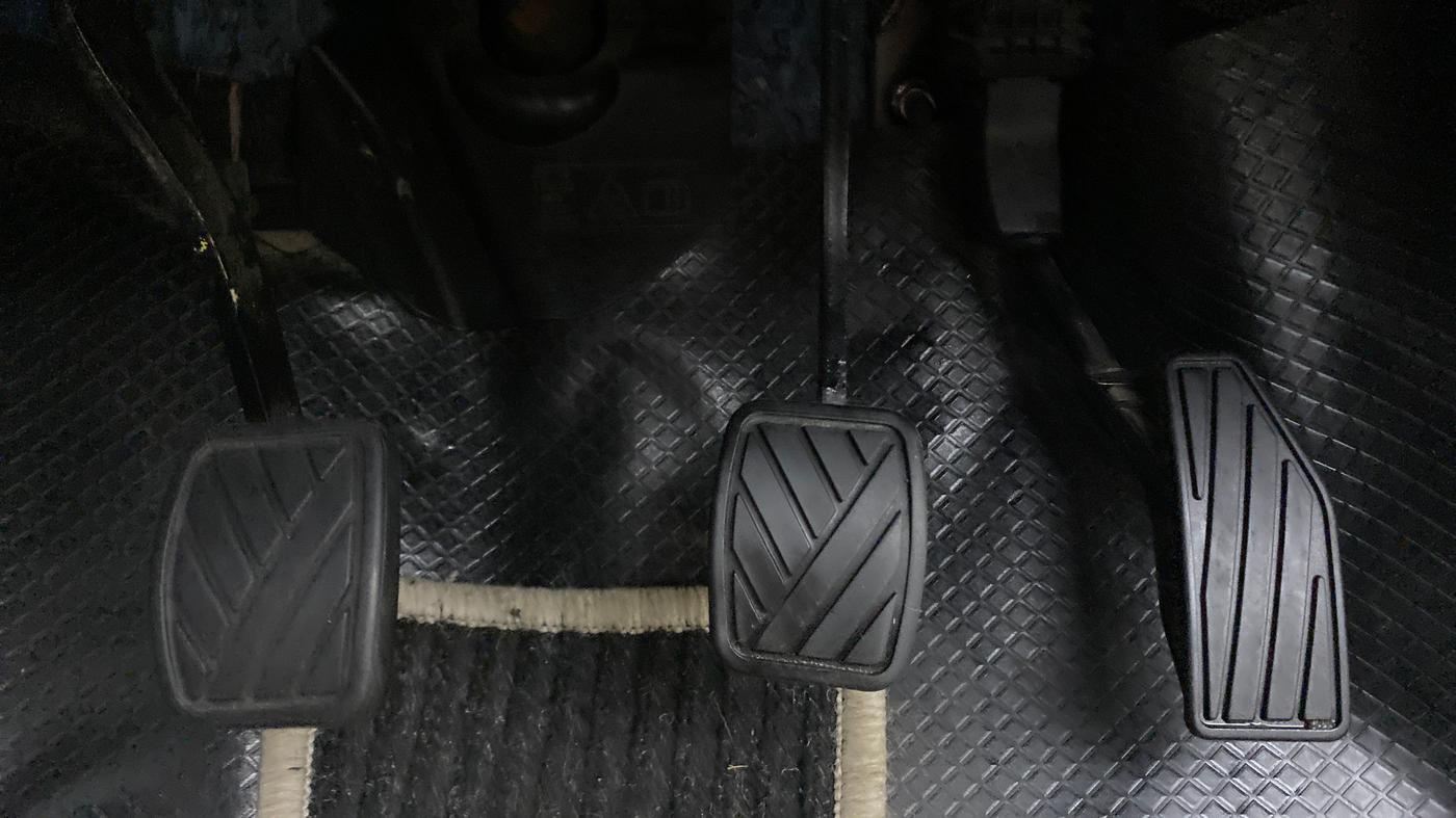 2022 Maruti Swift VXI, Petrol, Manual, 22,305 km, Pedals