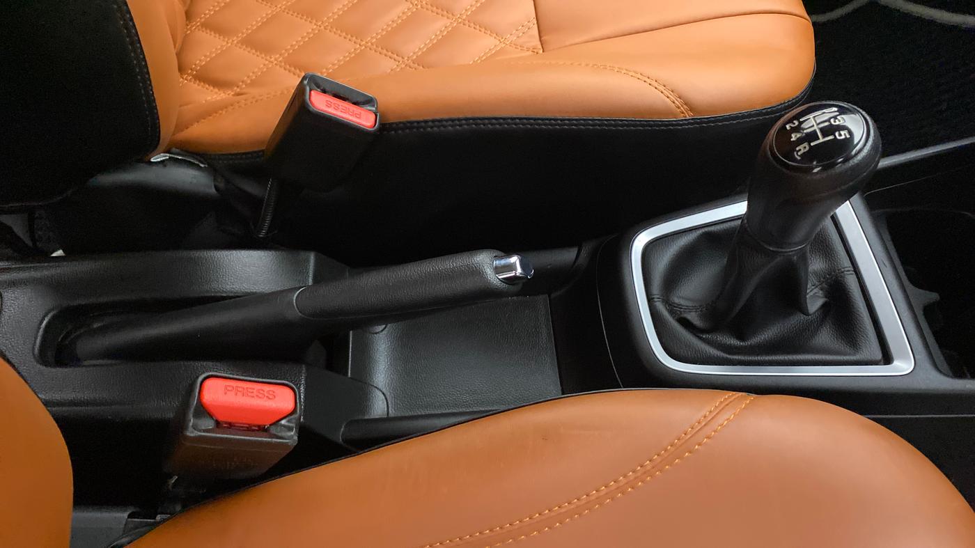 2022 Maruti Swift VXI, Petrol, Manual, 22,305 km, Gear Lever
