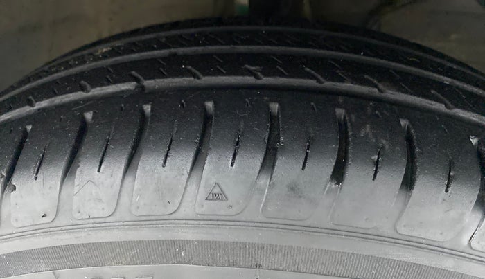 2022 Maruti Swift VXI, Petrol, Manual, 22,305 km, Right Front Tyre Tread