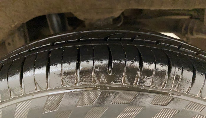 2016 Maruti Alto 800 LXI, Petrol, Manual, 84,184 km, Left Rear Tyre Tread
