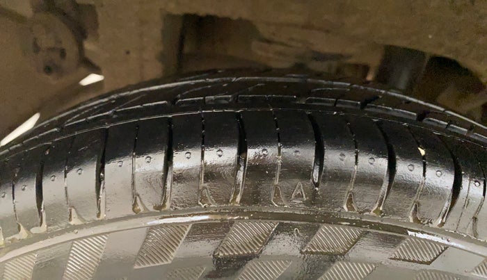 2016 Maruti Alto 800 LXI, Petrol, Manual, 84,184 km, Right Rear Tyre Tread