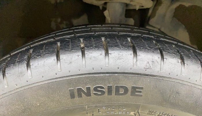 2016 Maruti Baleno ZETA PETROL 1.2, Petrol, Manual, 47,373 km, Right Front Tyre Tread