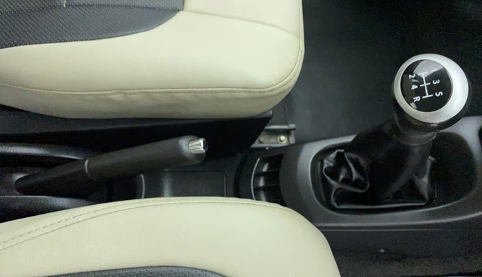 2013 Maruti Wagon R 1.0 VXI, Petrol, Manual, 16,388 km, Gear Lever