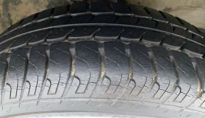2013 Maruti Wagon R 1.0 VXI, Petrol, Manual, 16,388 km, Right Front Tyre Tread