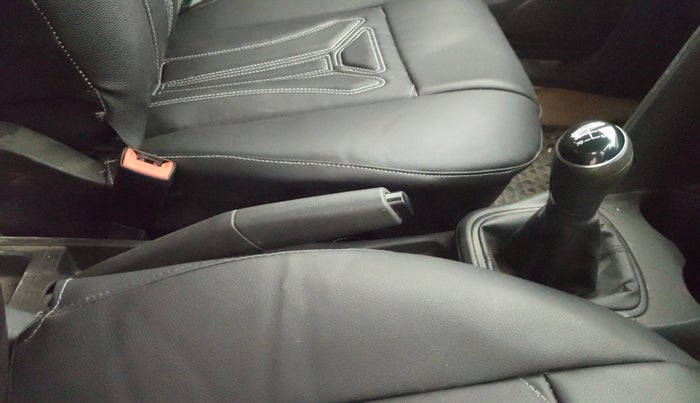 2019 Volkswagen Polo TRENDLINE 1.0L, Petrol, Manual, 77,759 km, Gear Lever