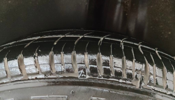 2019 Volkswagen Polo TRENDLINE 1.0L, Petrol, Manual, 77,759 km, Left Rear Tyre Tread