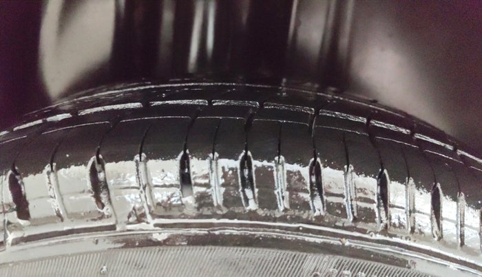 2019 Volkswagen Polo TRENDLINE 1.0L, Petrol, Manual, 77,759 km, Right Rear Tyre Tread