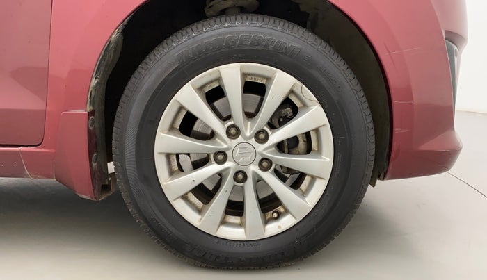 2013 Maruti Ertiga ZDI, Diesel, Manual, 80,267 km, Right Front Wheel