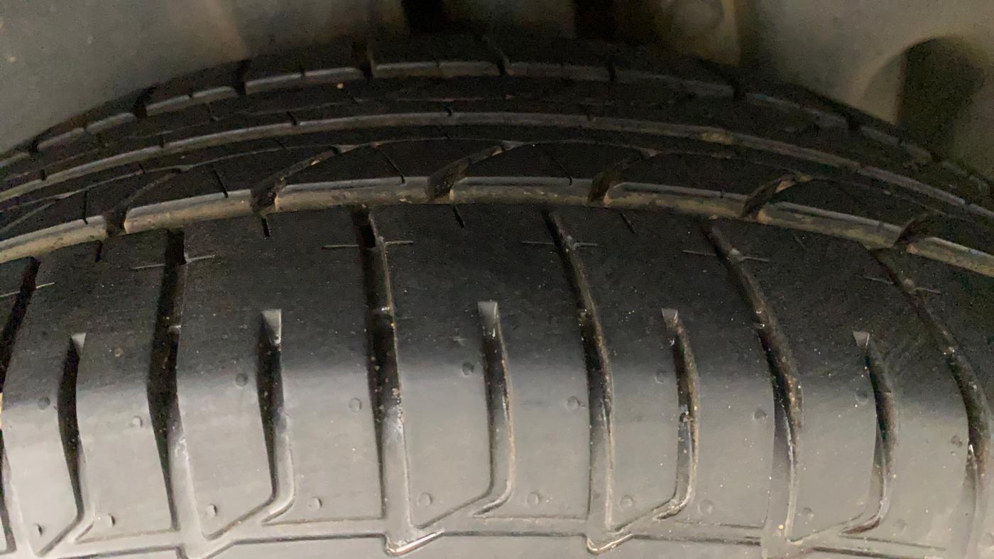 2013 Maruti Ertiga ZDI, Diesel, Manual, 80,267 km, Left Rear Tyre Tread