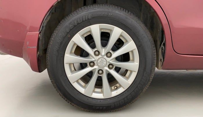 2013 Maruti Ertiga ZDI, Diesel, Manual, 80,267 km, Right Rear Wheel