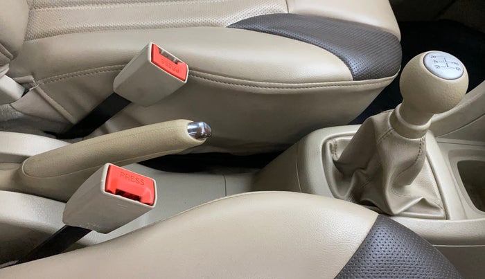 2013 Maruti Ertiga ZDI, Diesel, Manual, 80,267 km, Gear Lever